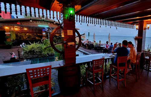 Victory Beach Bar and Restaurant, Lord Nelson Hotel Thailand