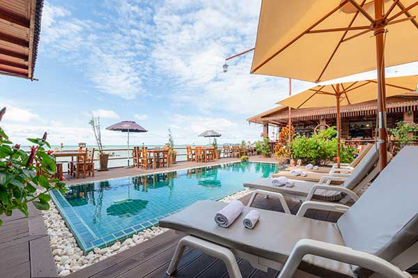 Terrace Groundfloor room - pool/restaurant view